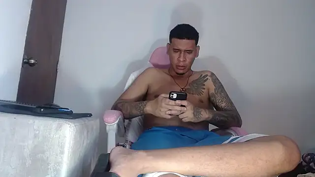 Adrew fox online show from 10/25/25, 06:13