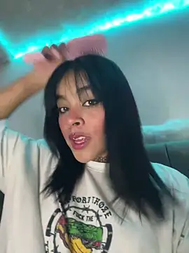 Snapshot of Veeronica_ chatting on 09/27/25, 01:21 Veeronica online show from 09/27/25, 01:21