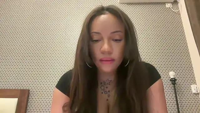 realrockybee1 online show from 11/14/25, 11:02