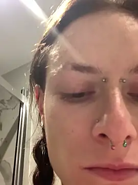 GoldenPussy1329 online show from 11/27/25, 12:13