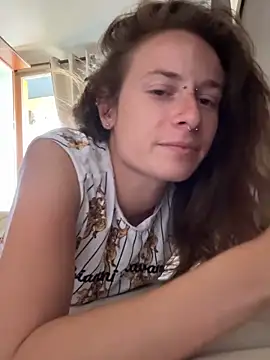 GoldenPussy1329 online show from 06/21/26, 12:52