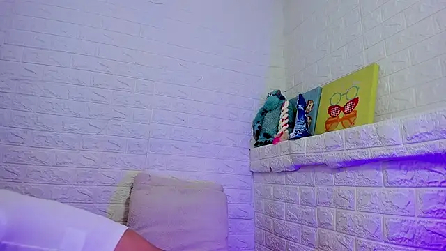 Snapshot of MelanyHarrysHH chatting on 10/06/25, 03:04 MelanyHarrysHH online show from 10/06/25, 03:04