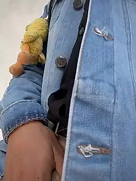 Snapshot of Angel_3-0 chatting on 12/20/25, 09:33 Angel 3-0 online show from 12/20/25, 09:33