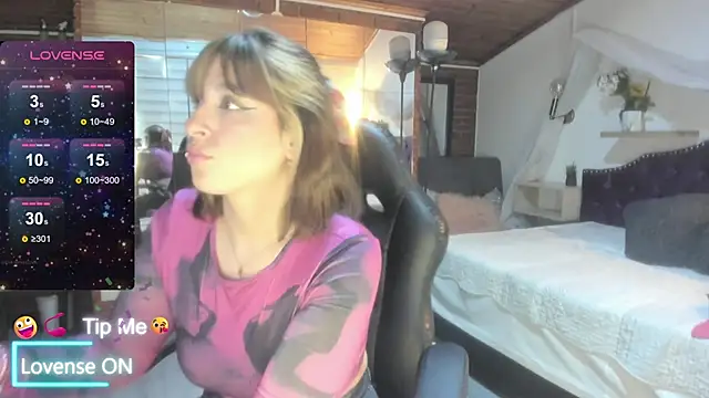 sophialyh 1 online show from 04/27/26, 01:09