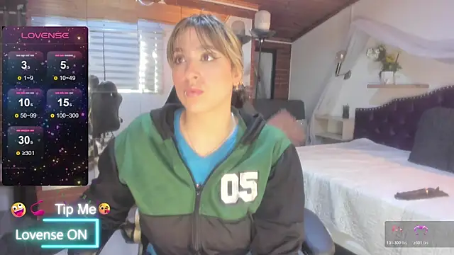 sophialyh 1 online show from 05/13/26, 01:08