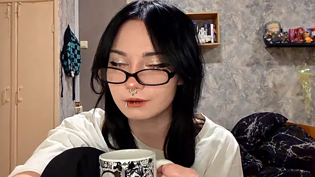 Beeping Creature online show from 11/10/25, 06:07