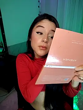 Snapshot of tamara_vald chatting on 10/26/25, 08:48 tamara vald online show from 10/26/25, 08:48