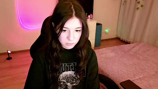 Snapshot of Azaliya_Haze chatting on 03/20/26, 05:40 Azaliya Haze online show from 03/20/26, 05:40