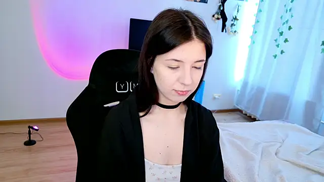 Snapshot of Azaliya_Haze chatting on 03/28/26, 10:37 Azaliya Haze online show from 03/28/26, 10:37