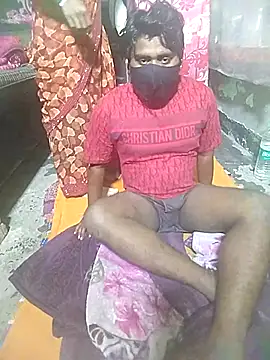 Snapshot of RED_Queen_6 chatting on 11/25/25, 03:01 RED Queen 6 online show from 11/25/25, 03:01