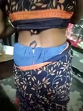 Snapshot of RED_Queen_6 chatting on 01/18/26, 04:27 RED Queen 6 online show from 01/18/26, 04:27