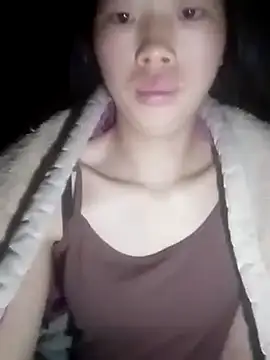 Snapshot of Khanhu_xx chatting on 12/21/25, 09:11 Khanhu xx online show from 12/21/25, 09:11