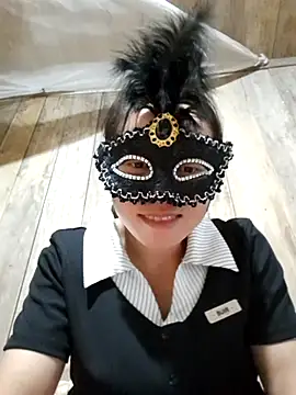 Snapshot of Tuyet_xx chatting on 10/02/25, 06:31 Tuyet xx online show from 10/02/25, 06:31