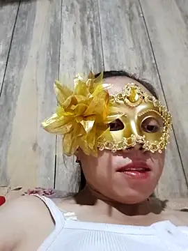 Snapshot of Tuyet_xx chatting on 10/15/25, 03:06 Tuyet xx online show from 10/15/25, 03:06