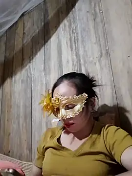 Snapshot of Tuyet_xx chatting on 10/22/25, 02:39 Tuyet xx online show from 10/22/25, 02:39