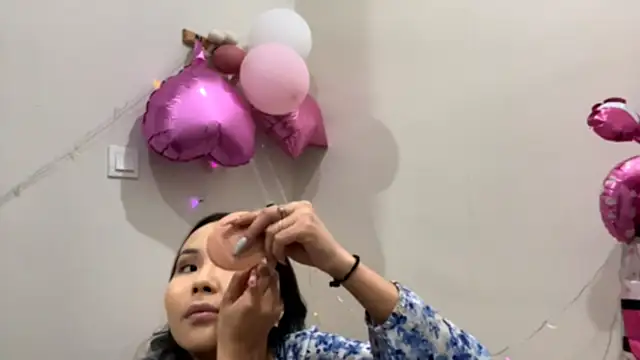 CarollFalick online show from 10/18/25, 02:40