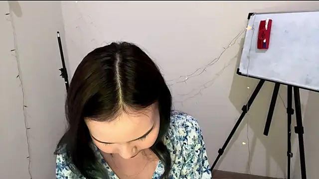 CarollFalick online show from 11/28/25, 07:33