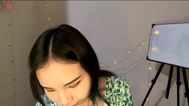 CarollFalick online show from 12/04/25, 12:36