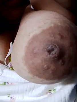 Hotmommax online show from 06/20/26, 12:52