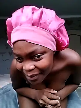 Snapshot of SexyValentinaXX chatting on 10/18/25, 04:37 SexyValentinaXX online show from 10/18/25, 04:37