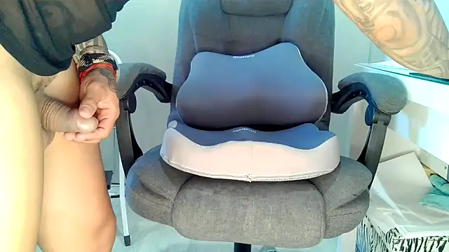 Snapshot of Jockstrap3x chatting on 06/15/26, 11:34 Jockstrap3x online show from 06/15/26, 11:34