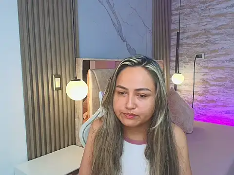 lila cute1 online show from 10/05/25, 11:52