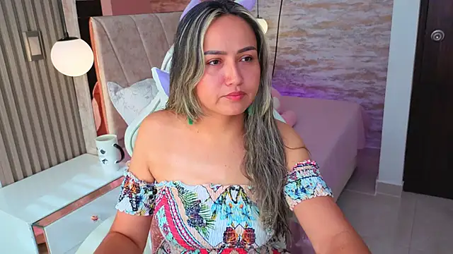 lila cute1 online show from 10/23/25, 01:10