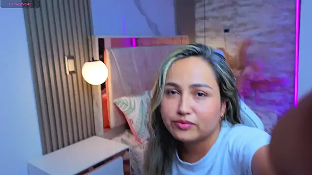 lila cute1 online show from 11/02/25, 10:39