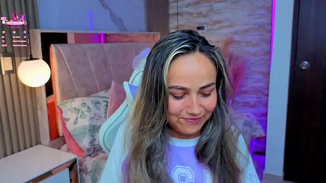 lila cute1 online show from 11/16/25, 04:01