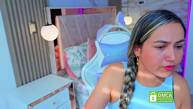 lila cute1 online show from 11/20/25, 01:22