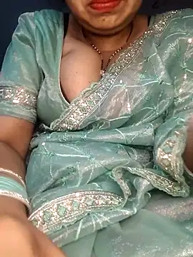 Snapshot of Hot__bhabhi_99 chatting on 06/10/26, 03:50 Hot bhabhi 99 online show from 06/10/26, 03:50
