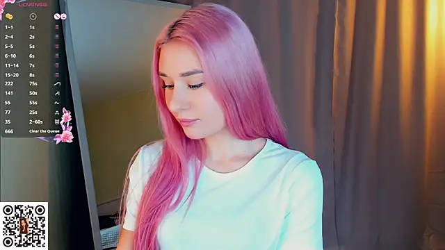 MinaRuzzo online show from 12/18/25, 05:13