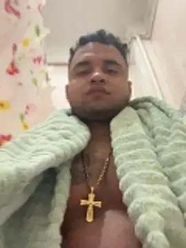 Snapshot of morenito_00987 chatting on 12/16/25, 02:00 morenito 00987 online show from 12/16/25, 02:00