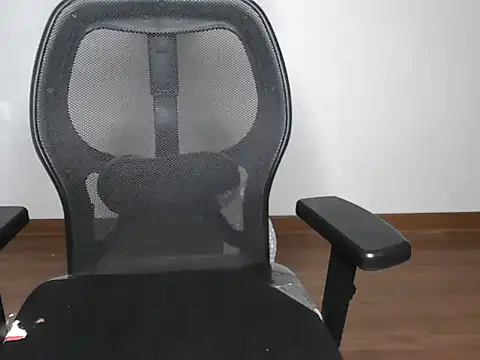 Snapshot of mooonlightbaby chatting on 02/27/26, 04:18 mooonlightbaby online show from 02/27/26, 04:18