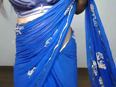 Snapshot of mooonlightbaby chatting on 03/05/26, 04:03 mooonlightbaby online show from 03/05/26, 04:03