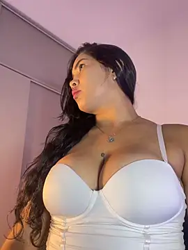 EmilyZuits online show from 10/28/25, 09:50