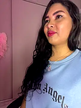 EmilyZuits online show from 11/22/25, 09:58