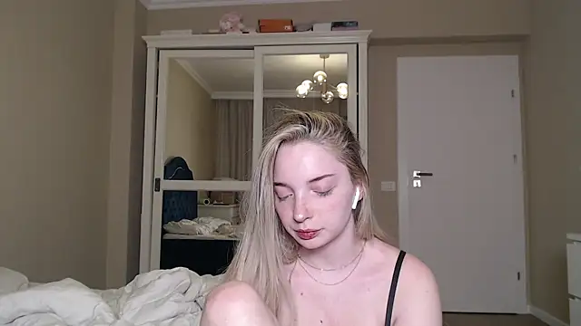 Snapshot of jessicahbelle chatting on 10/27/25, 11:09 jessicahbelle online show from 10/27/25, 11:09