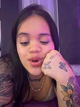 Snapshot of Sussyroxxx chatting on 07/18/26, 05:33 Sussyroxxx online show from 07/18/26, 05:33