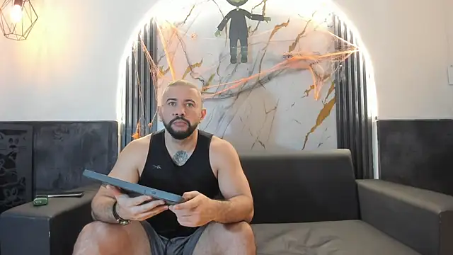 Snapshot of isaac_franko chatting on 10/27/25, 08:57 isaac franko online show from 10/27/25, 08:57