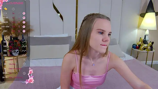 Lili Lohan online show from 10/23/25, 05:01