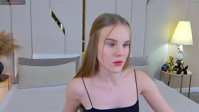 Lili Lohan online show from 11/10/25, 05:01