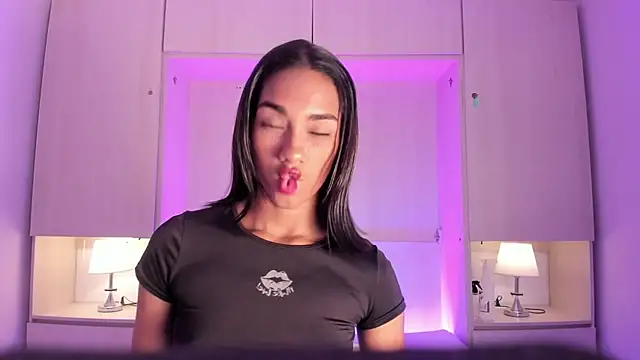 AnahiCollins online show from 05/06/26, 11:59