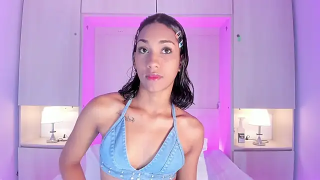 AnahiCollins online show from 06/07/26, 11:36