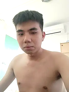 Snapshot of henry9933 chatting on 10/26/25, 09:37 henry9933 online show from 10/26/25, 09:37