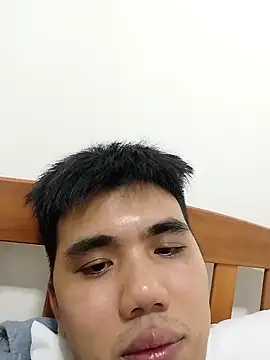 Snapshot of henry9933 chatting on 10/30/25, 12:17 henry9933 online show from 10/30/25, 12:17