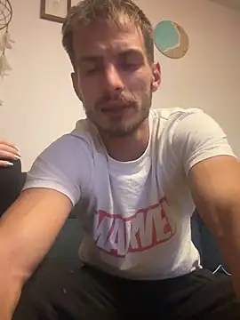 Snapshot of hot97411 chatting on 09/28/25, 01:33 hot97411 online show from 09/28/25, 01:33