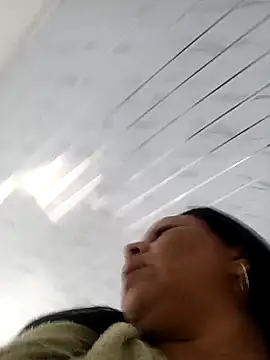 Snapshot of Dirty_Candy chatting on 10/15/25, 01:44 Dirty Candy online show from 10/15/25, 01:44