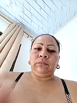 Snapshot of Dirty_Candy chatting on 11/12/25, 02:06 Dirty Candy online show from 11/12/25, 02:06