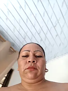 Snapshot of Dirty_Candy chatting on 11/15/25, 01:40 Dirty Candy online show from 11/15/25, 01:40